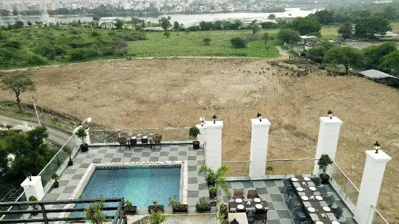 Revaas Lake View Boutique Stay