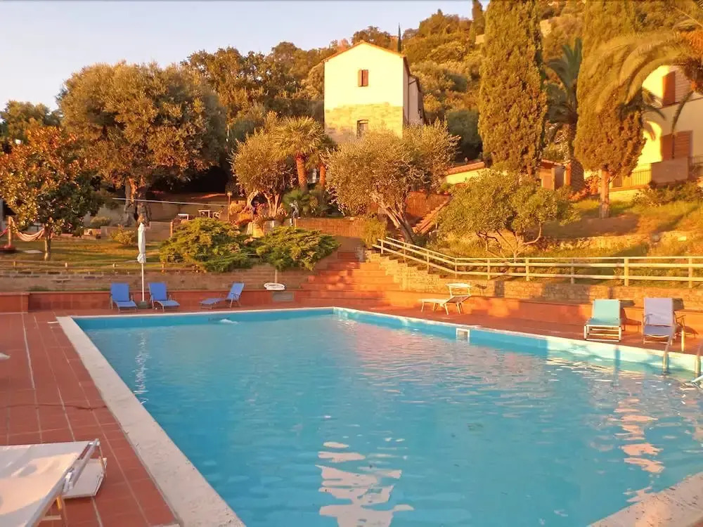 Madonna del Poggio B&B