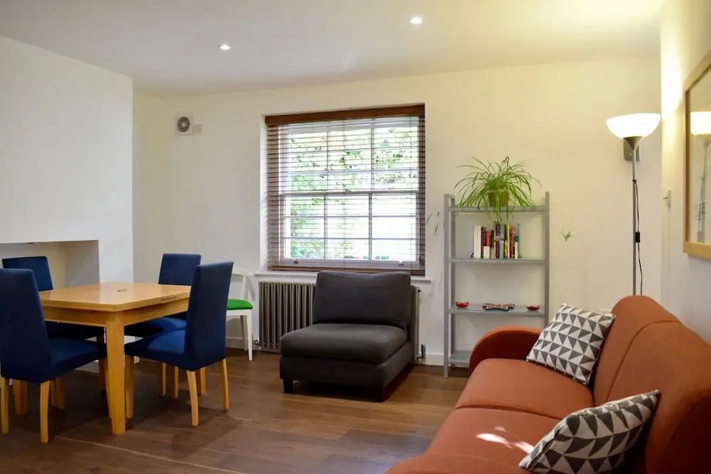 Charming 2 Bedroom Apartment in Kentish Town