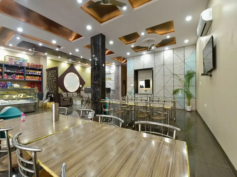 OYO 23085 Baba Hotel