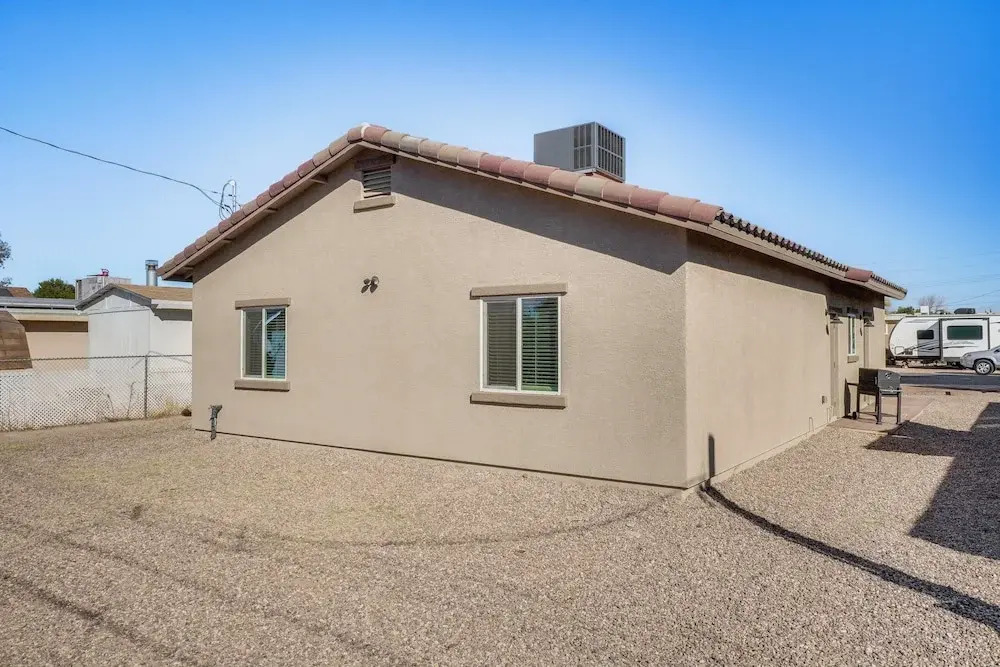 3 Mi to Tucson Mall: Home w/ Large Outdoor Space!