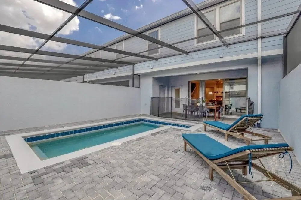 Amazingly Decorated 5 Bedroom2413) Townhouse by Redawning