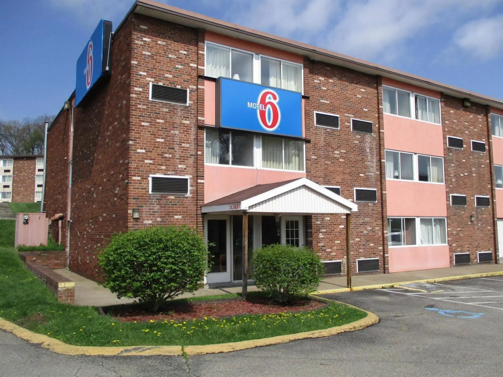Motel 6-New Stanton, PA