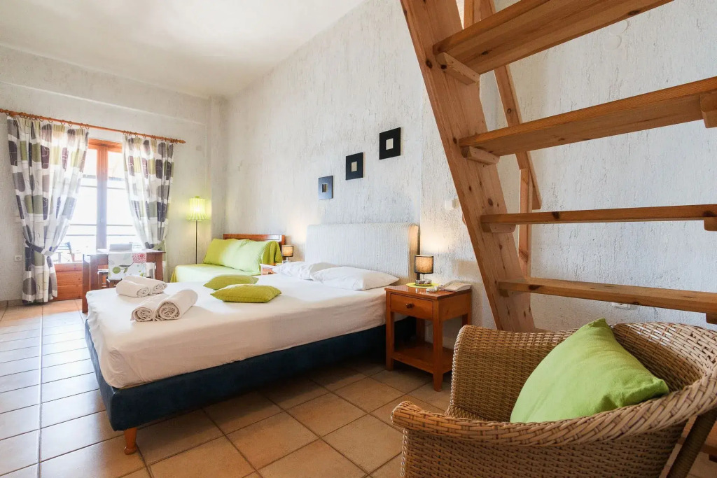 Grekis Hotel and Apartments