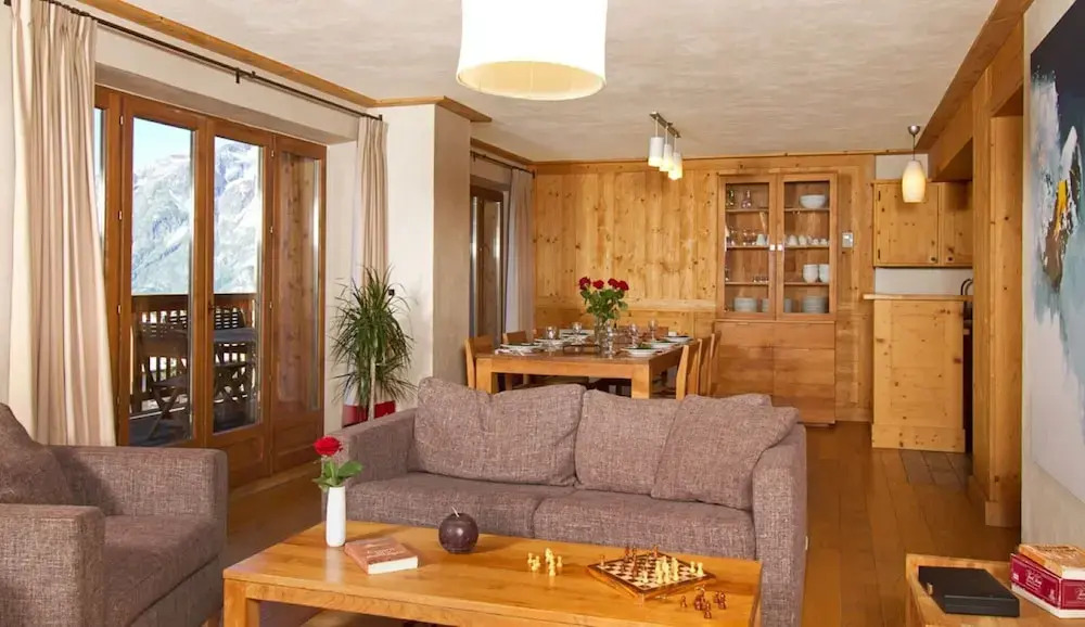 Spacious Retreat for 10 Guests