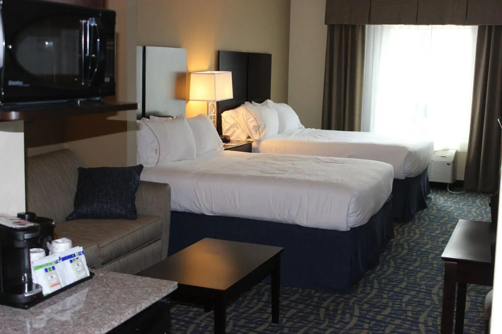 Holiday Inn Express & Suites Lebanon by IHG
