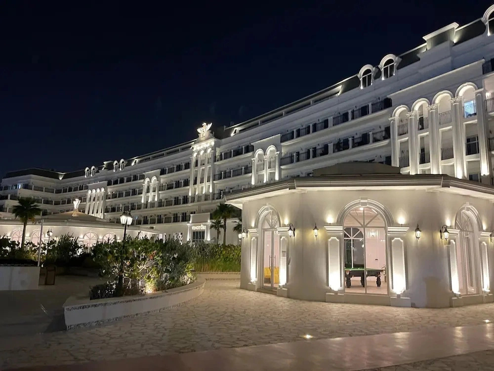 Luxury 1BHK Near Miracle Garden Arjan