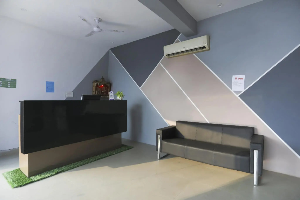 Taj Highway Hotel by OYO Rooms