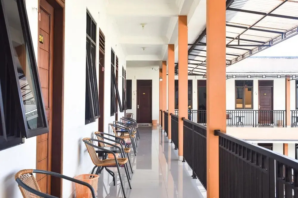 RedDoorz near Alun Alun Wonosobo