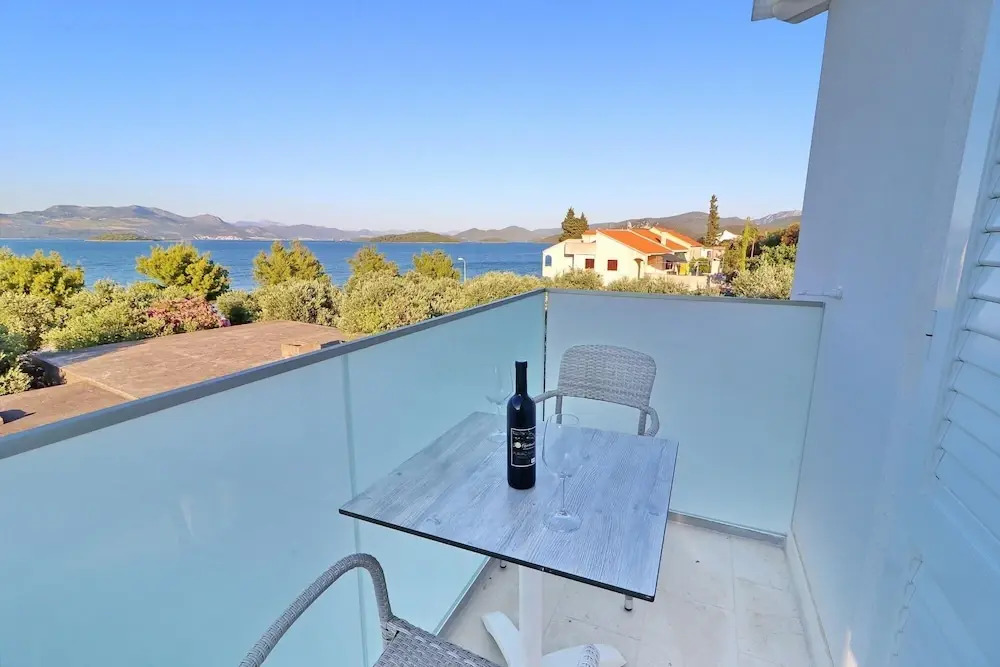 Villa Dalmatinka - Four-bedroom Villa With Pool and Patio ID Direct Booker 12319
