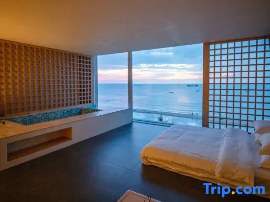 Sunset Island Luxury Seaview Homestay
