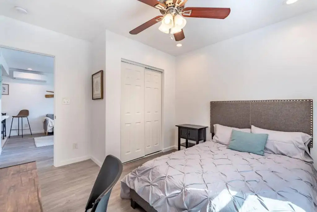 Leighton Campus Apt