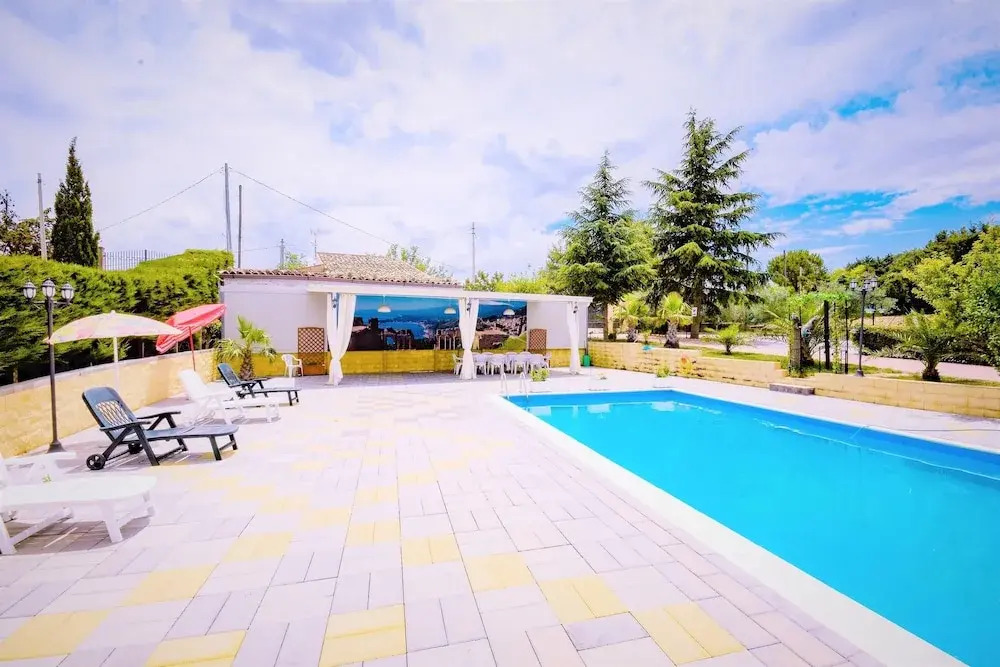 Villa With 6 Bedrooms in Enna, With Wonderful Lake View, Private Pool, Enclosed Garden - 78 km From the Beach