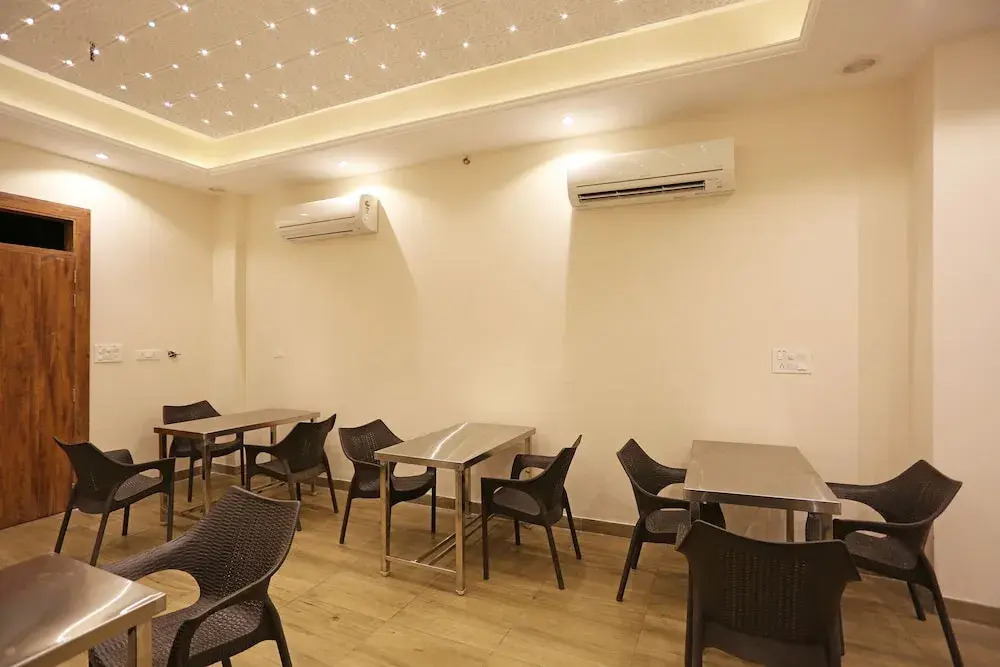 OYO 9476 Hotel Mittal
