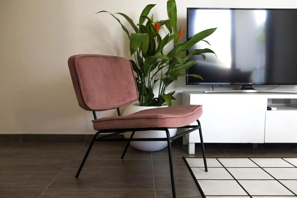 Phaedrus Living: City Luxury Flat Anemone 103