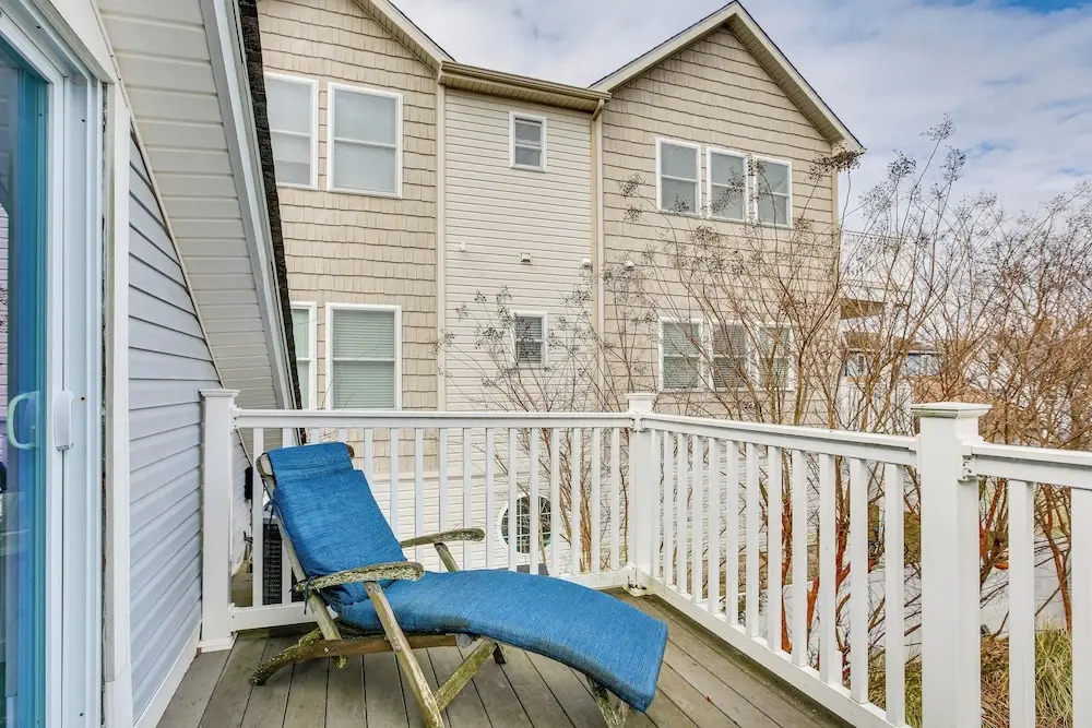 Wildwood Retreat w/ 2 Balconies: 5 Blocks to Beach