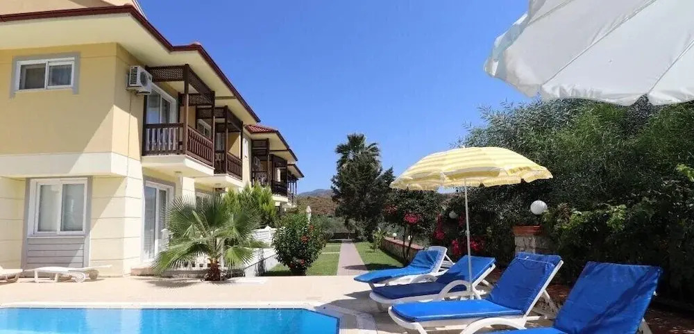 Villa RN4C by JoyLettings