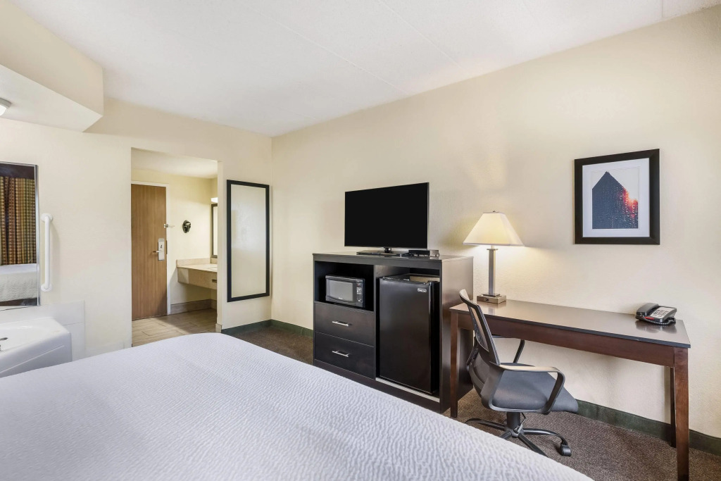 Baymont by Wyndham Janesville