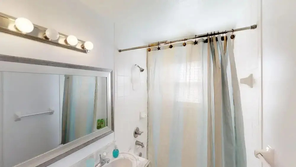 3 1st Street- Sea View - 6 Br Home