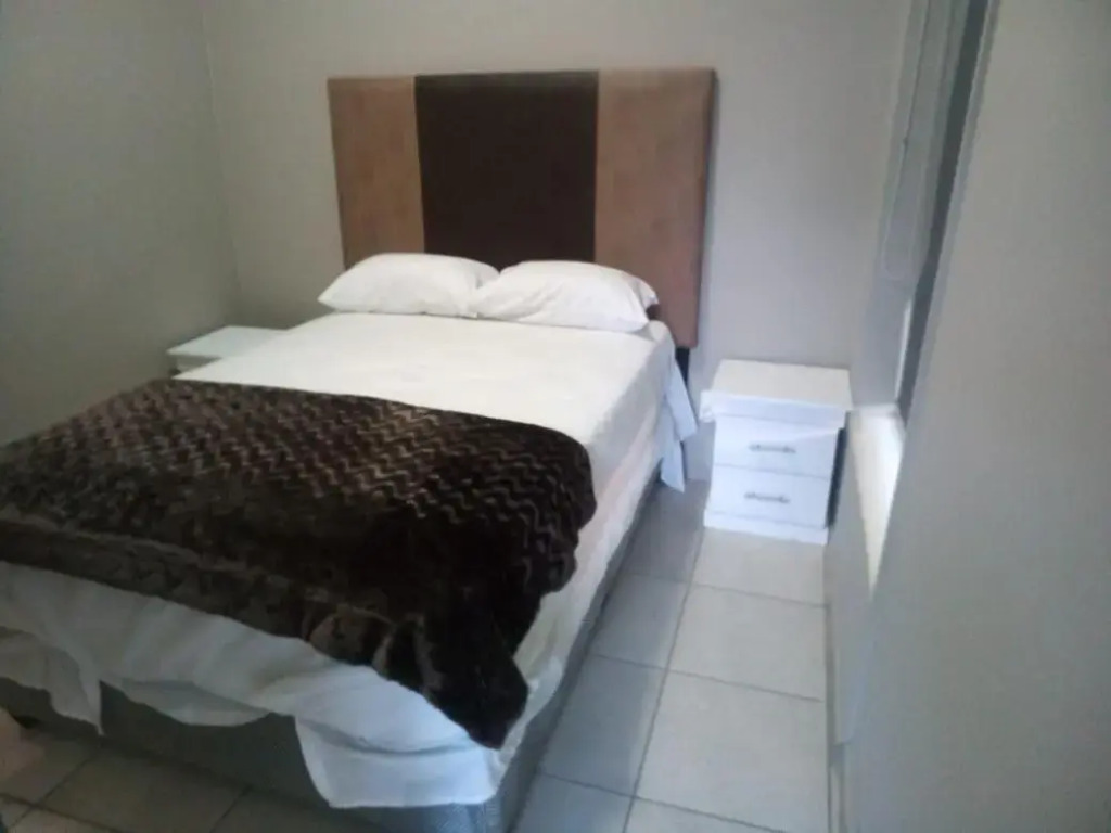 One Bedroom Self Catering Unit Central By The Mall
