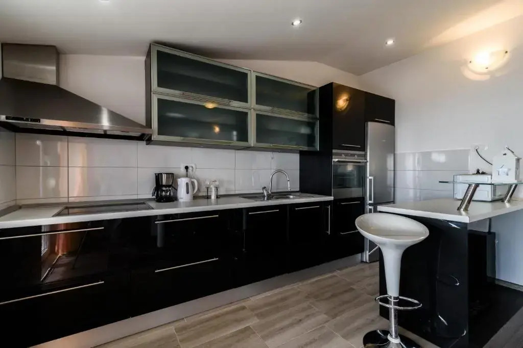 La Bodega Apartments