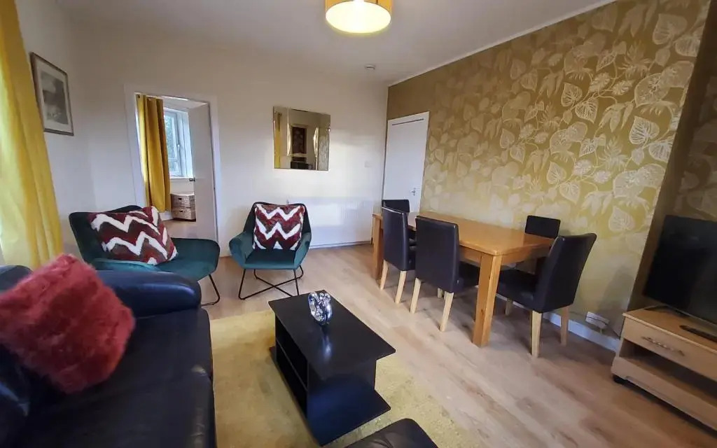Sensational Stay Serviced Accommodation Aberdeen 4 Bedroom Apt - Bedford Avenue