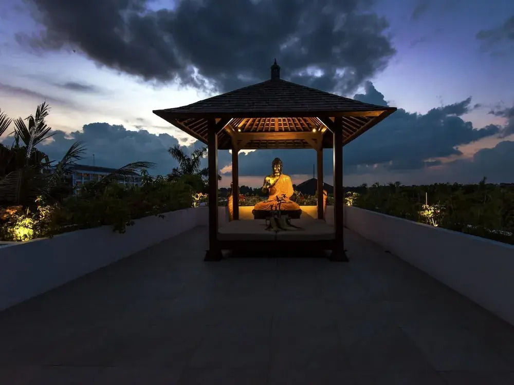Villa Anam, 10 Bedrooms Private Villa in Seminyak