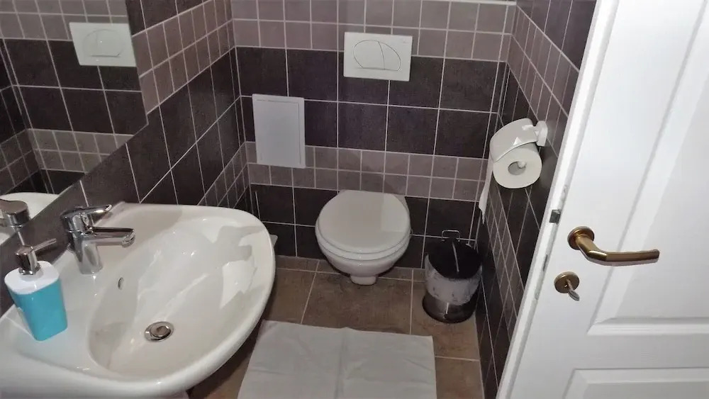 Cozy Apartment 16 With Double bed Sleeper Couch
