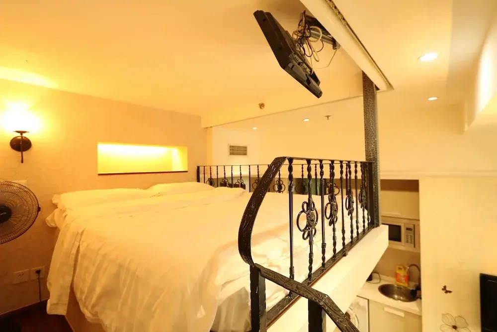 Warm Journey Apartment