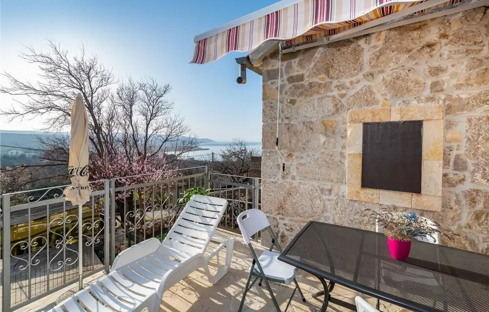 Nice Home in Rovanjska With 1 Bedrooms and Wifi