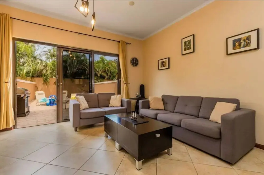 Gold Coast - 2br3ba Gated Community w Pools Gym