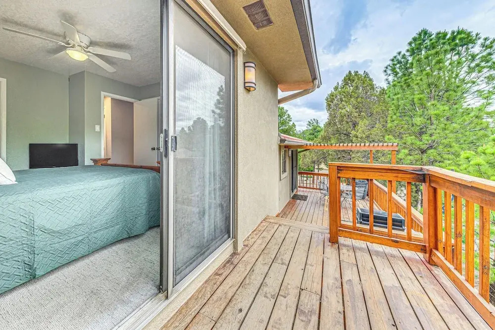 4 Mi to Dtwn: Cozy Family Condo in Ruidoso!