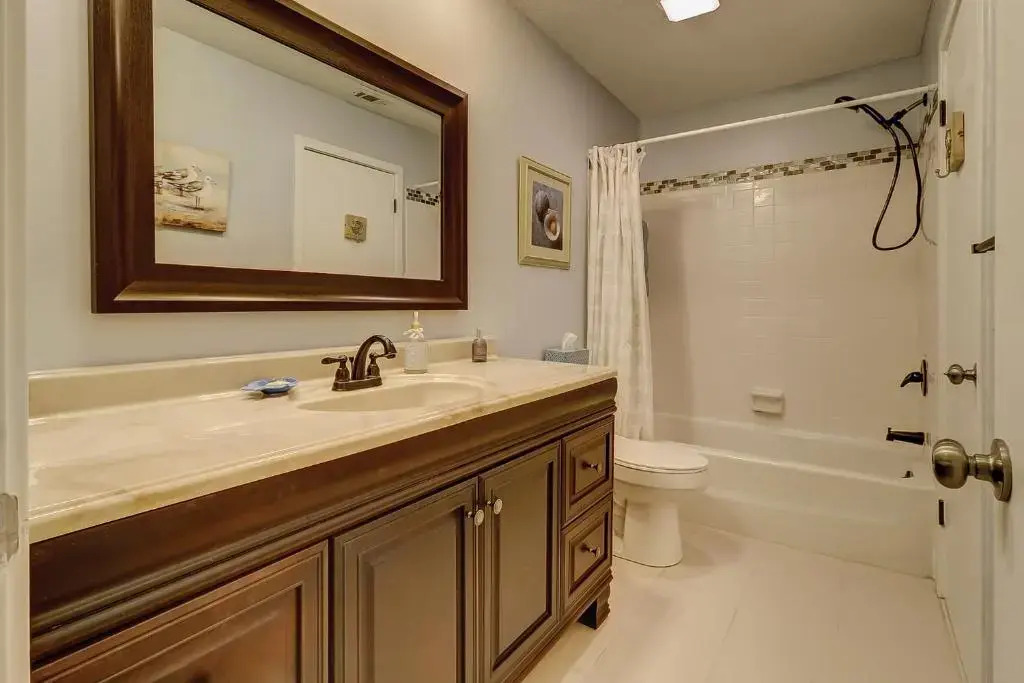 28 Springwood 2 BR Condo Forest Beach