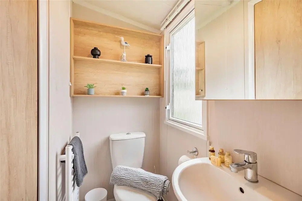 2 Bed 6 Berth Lodge in Shorefield Oakdene Dorset