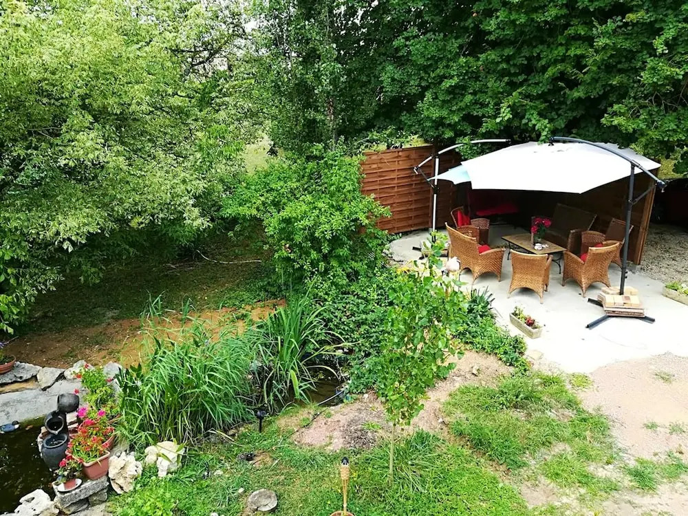Apartment With 2 Bedrooms in Cormatin, With Wonderful City View, Shared Pool, Enclosed Garden