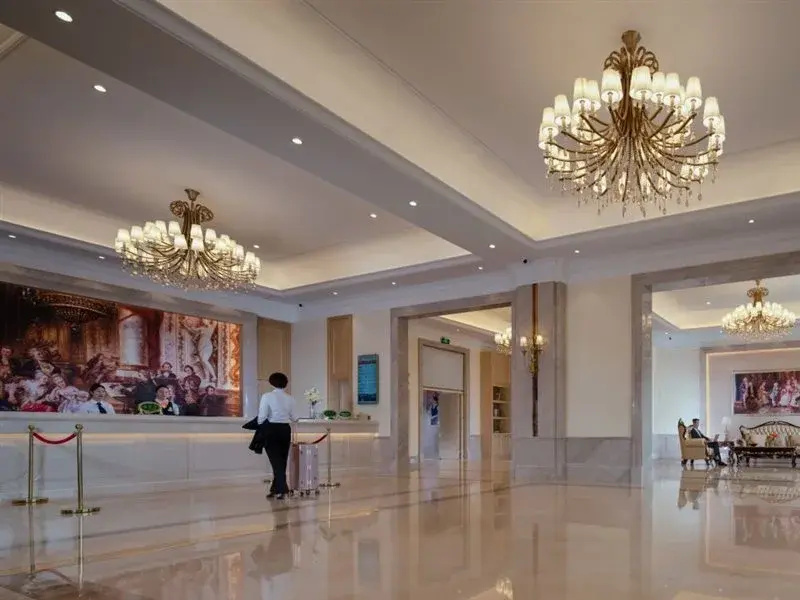Vienna International Hotel (Guangzhou South Railway Station Sanshan)