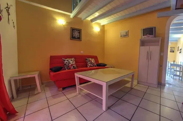 Eleni Apartments