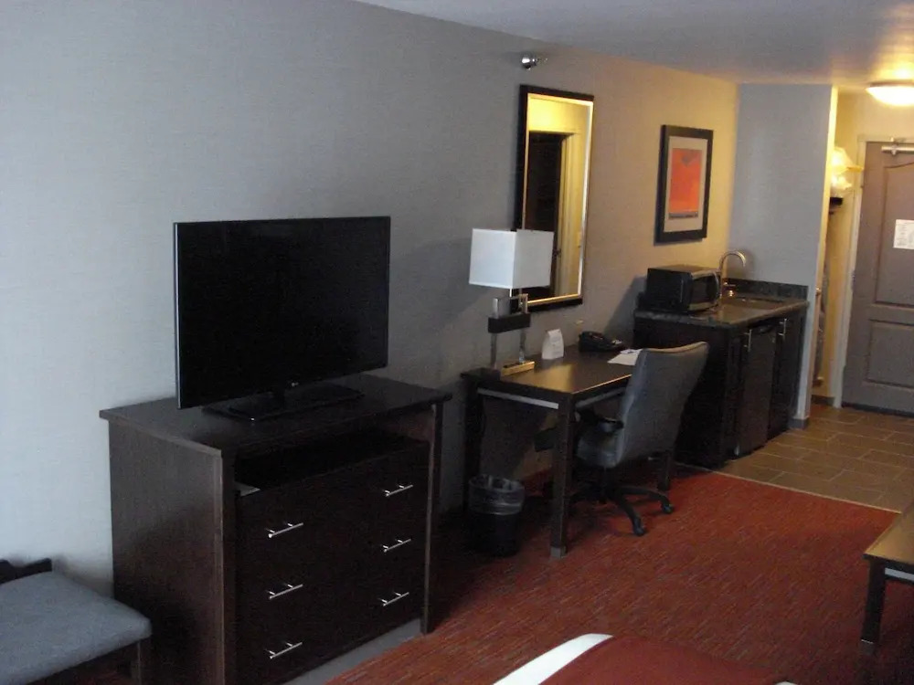 Holiday Inn Express & Suites Rapid City I-90 IHG