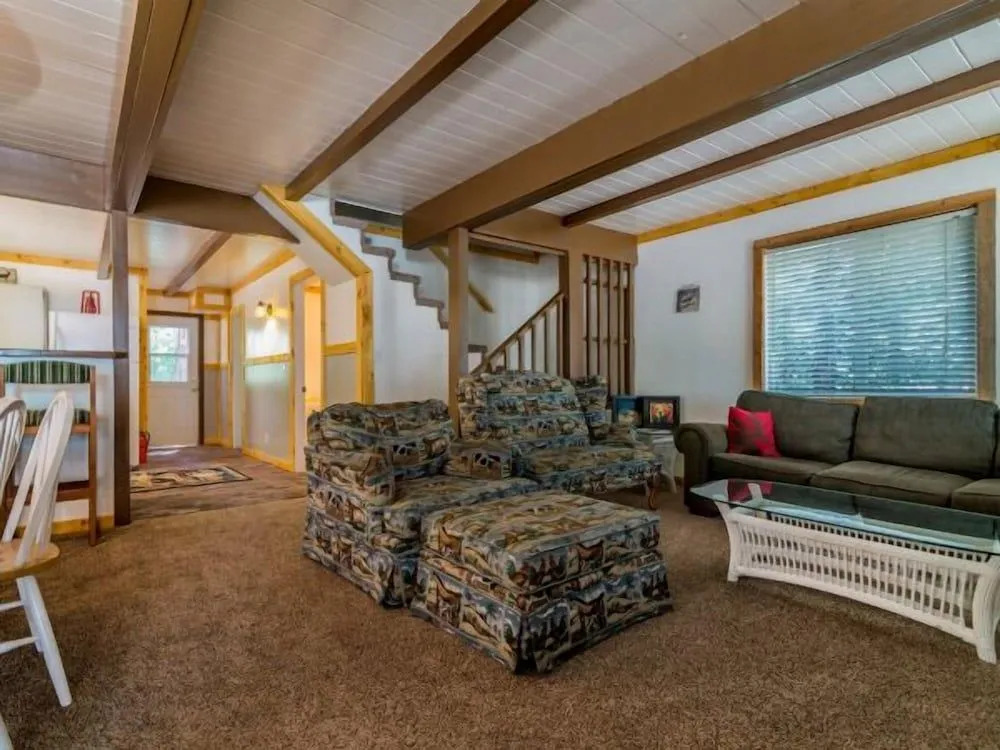 Knotty Pines Cabins