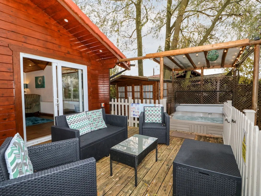 Teal Lodge