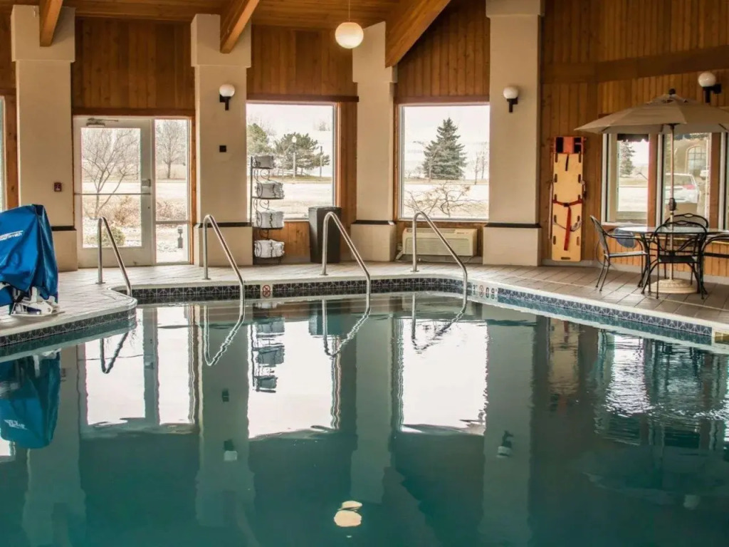 Comfort Inn & Suites Dimondale - Lansing