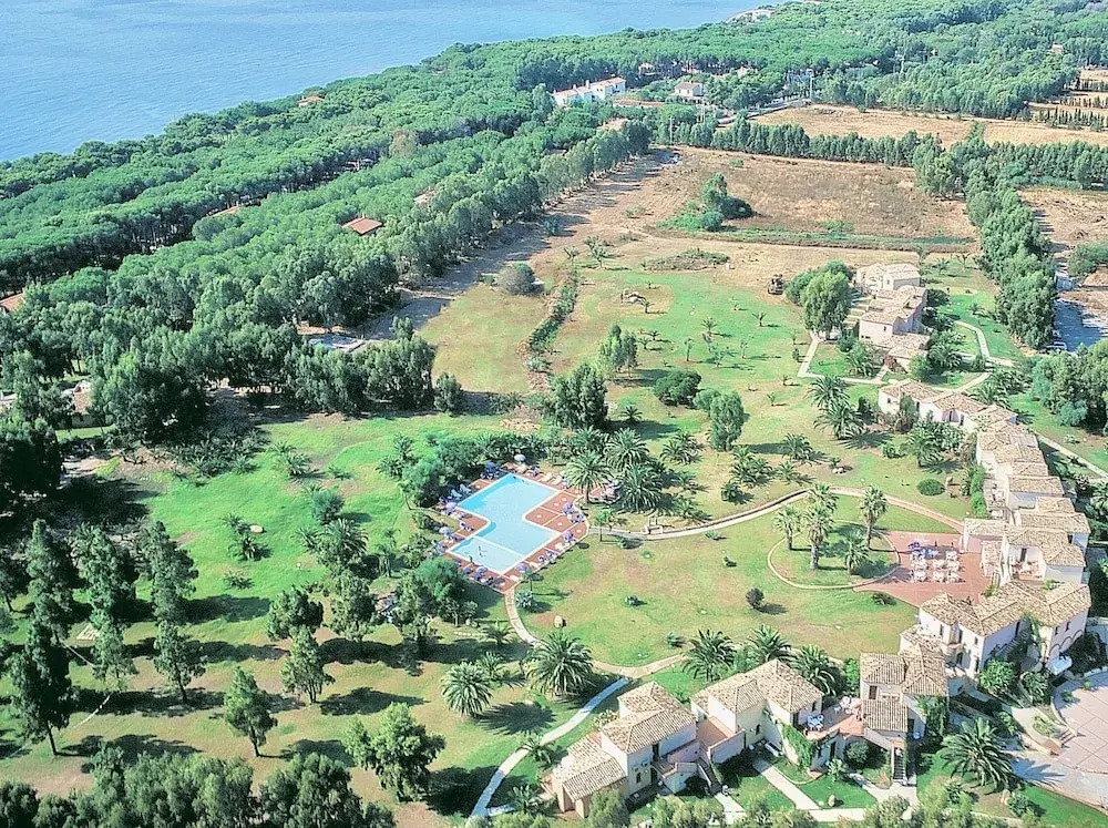 Residence con piscina a 250 mt dal mare