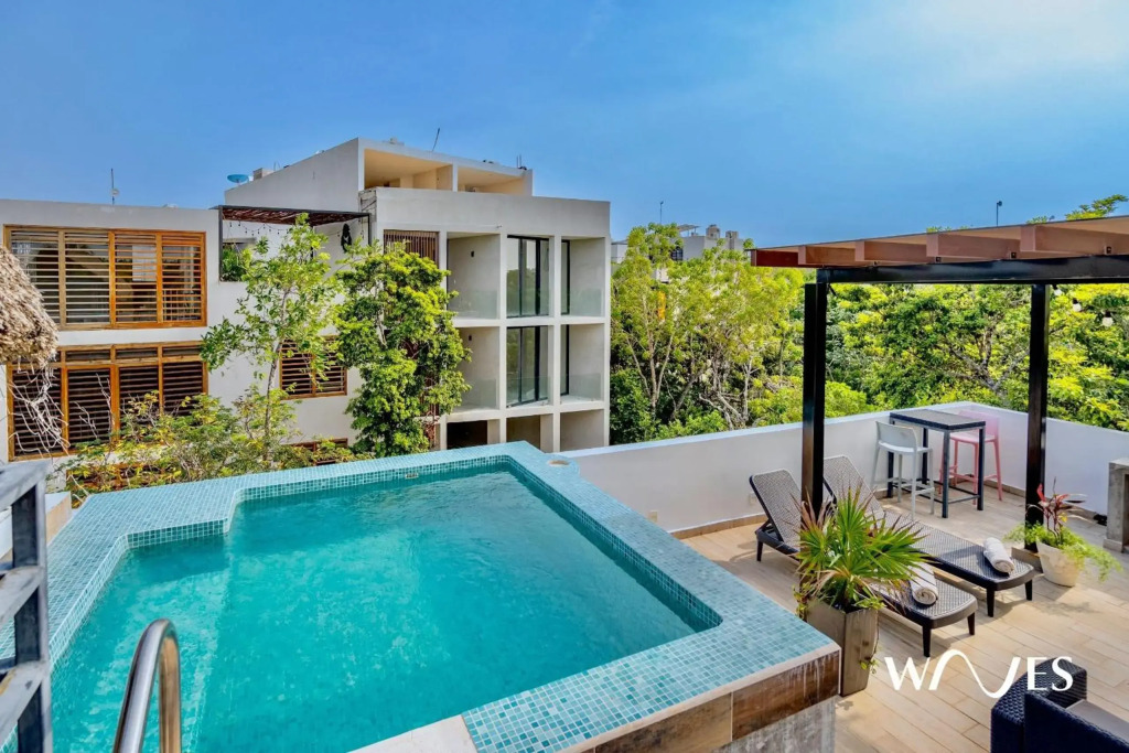 Increíble Townhouse de 3 Rec. con Alberca Privada