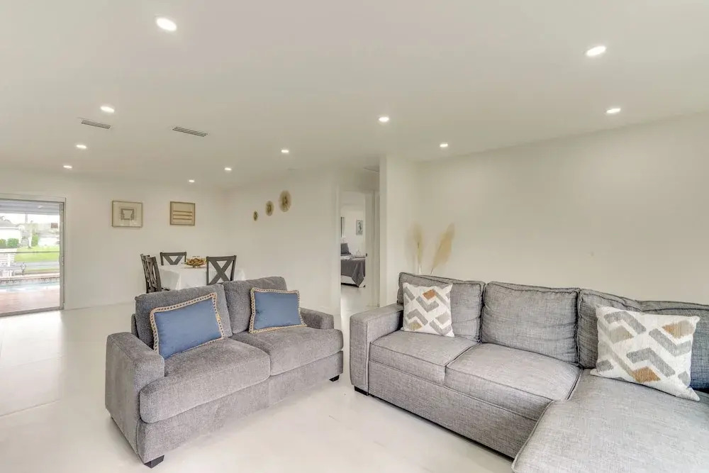 Swim, Golf & Explore: Pet-friendly Cape Coral Home