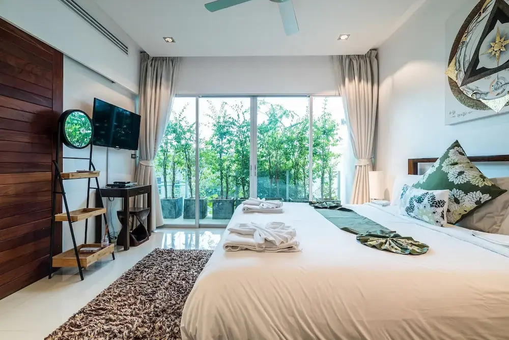 Parinda Villa in Naka Hills