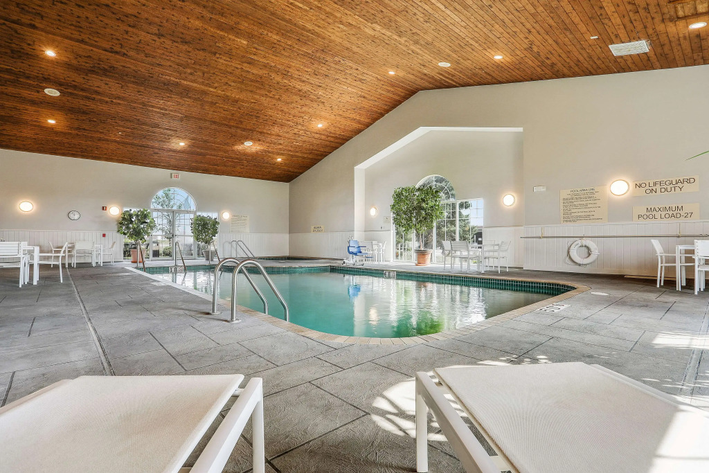 Country Inn & Suites by Radisson, Green Bay, WI