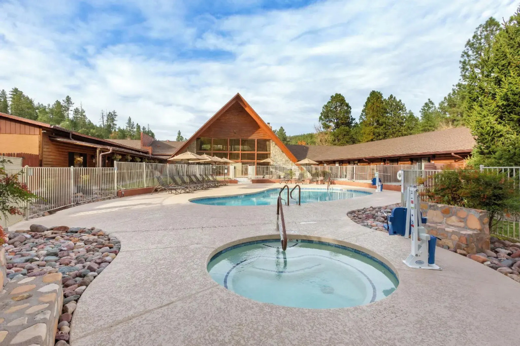 Kohls Ranch Lodge