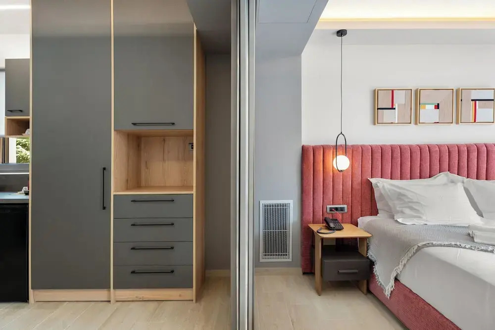 Ennea Muses Rooms and Suites
