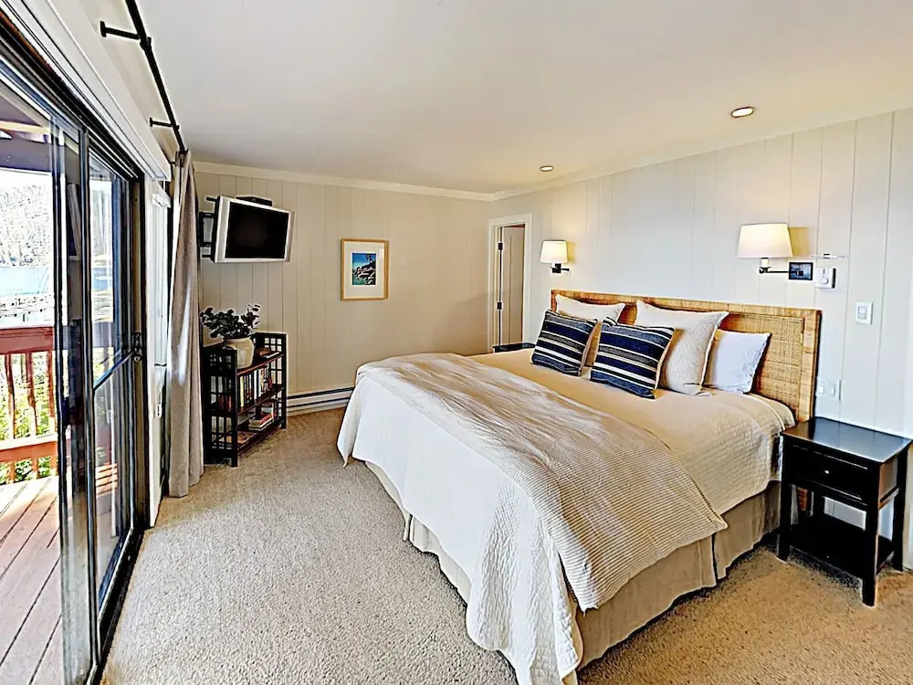 557 Lakeshore Blvd Townhouse Unit 120