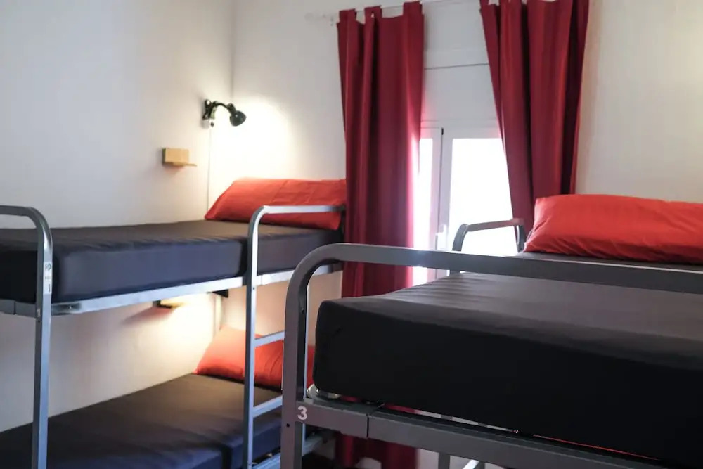 Mana Mana Youth Hostel